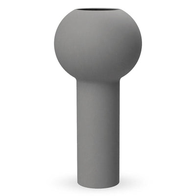 Se Cooee Design Pillar vase 32 cm Grey ✔ Kæmpe udvalg i Cooee Design ✔ Hurtig levering: 1 - 2 Hverdage samt billig fragt - Varenummer: KTT-36263-01 og barcode / Ean: '7350057805794 på lager - Udsalg på Indretning - Dekoration - Vaser Spar op til 54% - Over 1334 design brands på udsalg