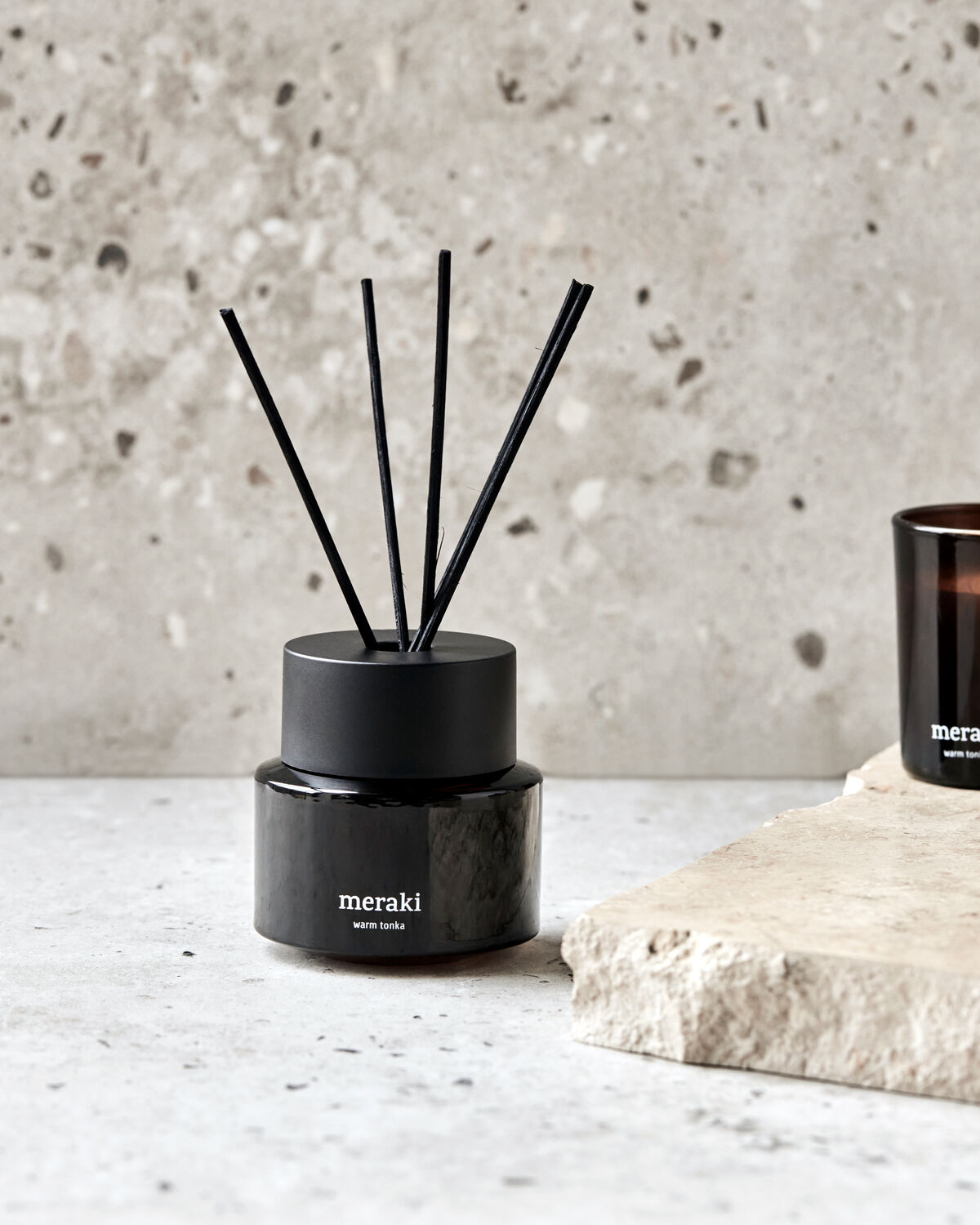 Meraki Warm Tonka diffuser med duftepinde på 100 ml