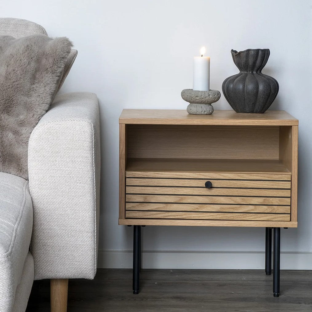 Se Create sofabord i egefiner og sorte metalben ❤ Kæmpe udvalg i 3-nordic - Køb online på udsalg og tilbud lige nu ❤ Meget billig fragt og hurtig levering - Varenummer: 3-nordic-5848 og barcode / Ean: 5713917027637 på lager - Udsalg på Dagligstue - Sofaborde - Moderne designs - unikt, nytænkende og individuelt Op til 63% rabat - Mere end 1.329 populære mærker på udsalg