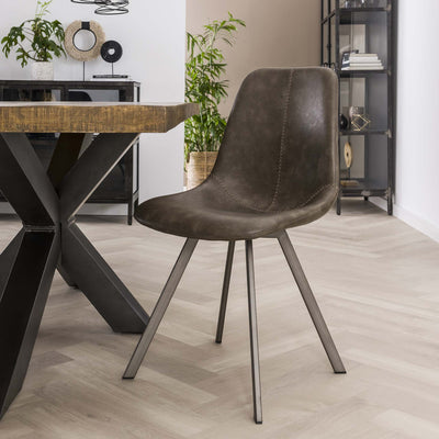 Se tilbud på 4 taupe PU læder spisebordsstole! Billigt udsalg på 3-nordic. Køb online nu! Hurtig levering, 1-2 hverdage. Varenummer: 3NDC-5748. Spar op til 54%.