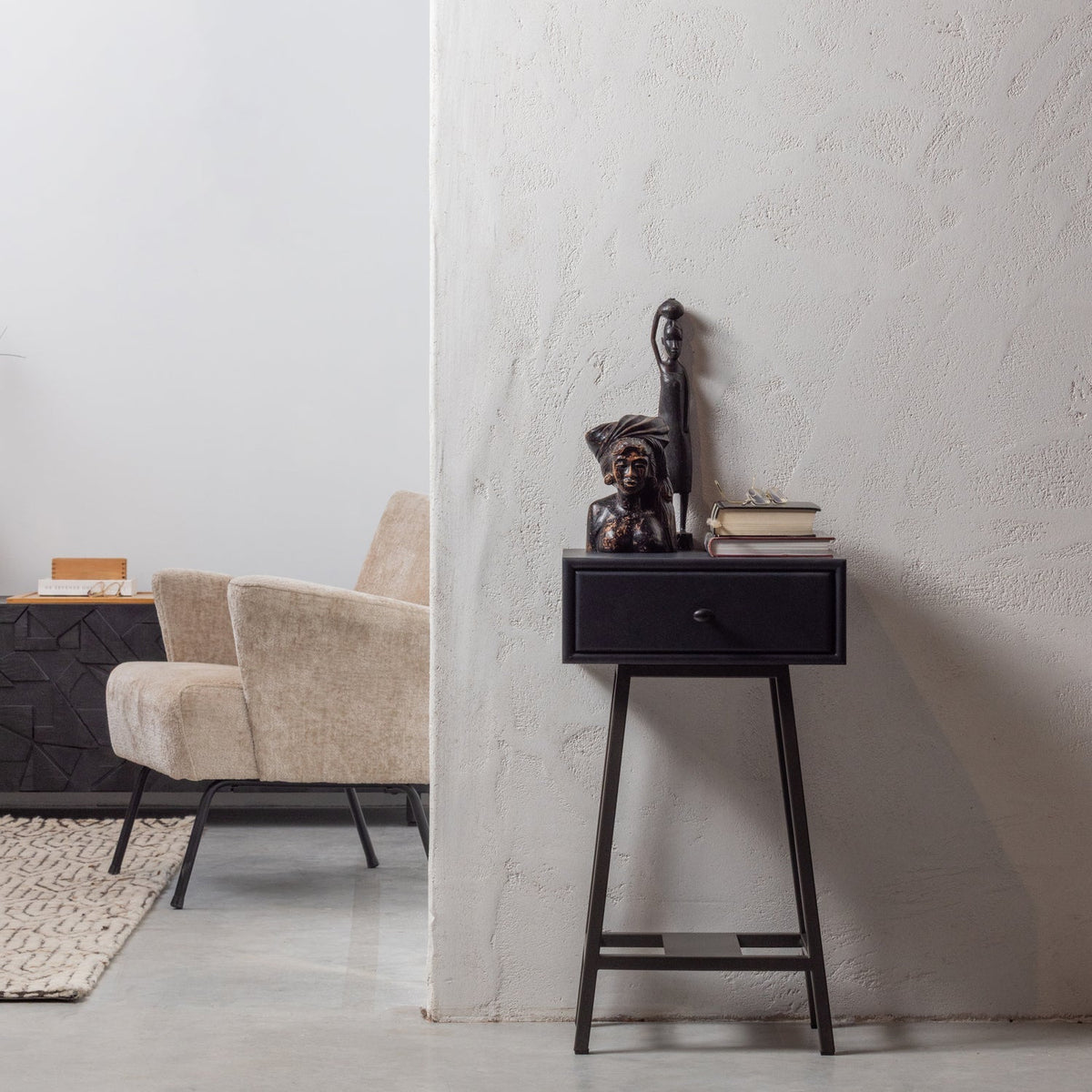 Se WOOOD - Skybox Sidebord Mango Træ og Metal Sort - 70x40x30 cm ❤ Kæmpe udvalg i WOOOD - Køb online på udsalg og tilbud lige nu ❤ Billig fragt og hurtig levering - Varenummer: Bolig&Haven-60858203832650 og barcode / Ean: 8714713054077 på lager - Udsalg på Få op til 63% i rabat - Over 1.798 brands samlet på udsalg
