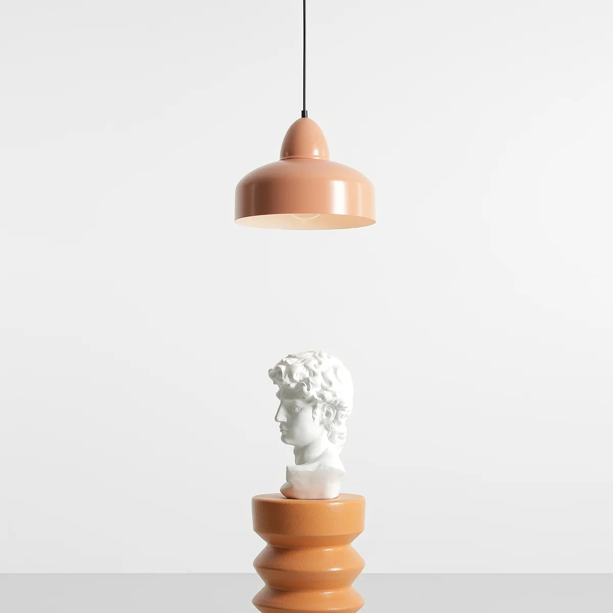 Se Kosmo - Loftlampe i koralrød metal ❤ Kæmpe udvalg i 3-nordic - Køb online på udsalg og tilbud lige nu ❤ Meget billig fragt og hurtig levering - Varenummer: 3-nordic-8735 og barcode / Ean: på lager - Udsalg på Lamper - Loftlamper - pendler - Pendler med 1 skærm Få op til 69% i rabat - Over 1.798 brands samlet på udsalg
