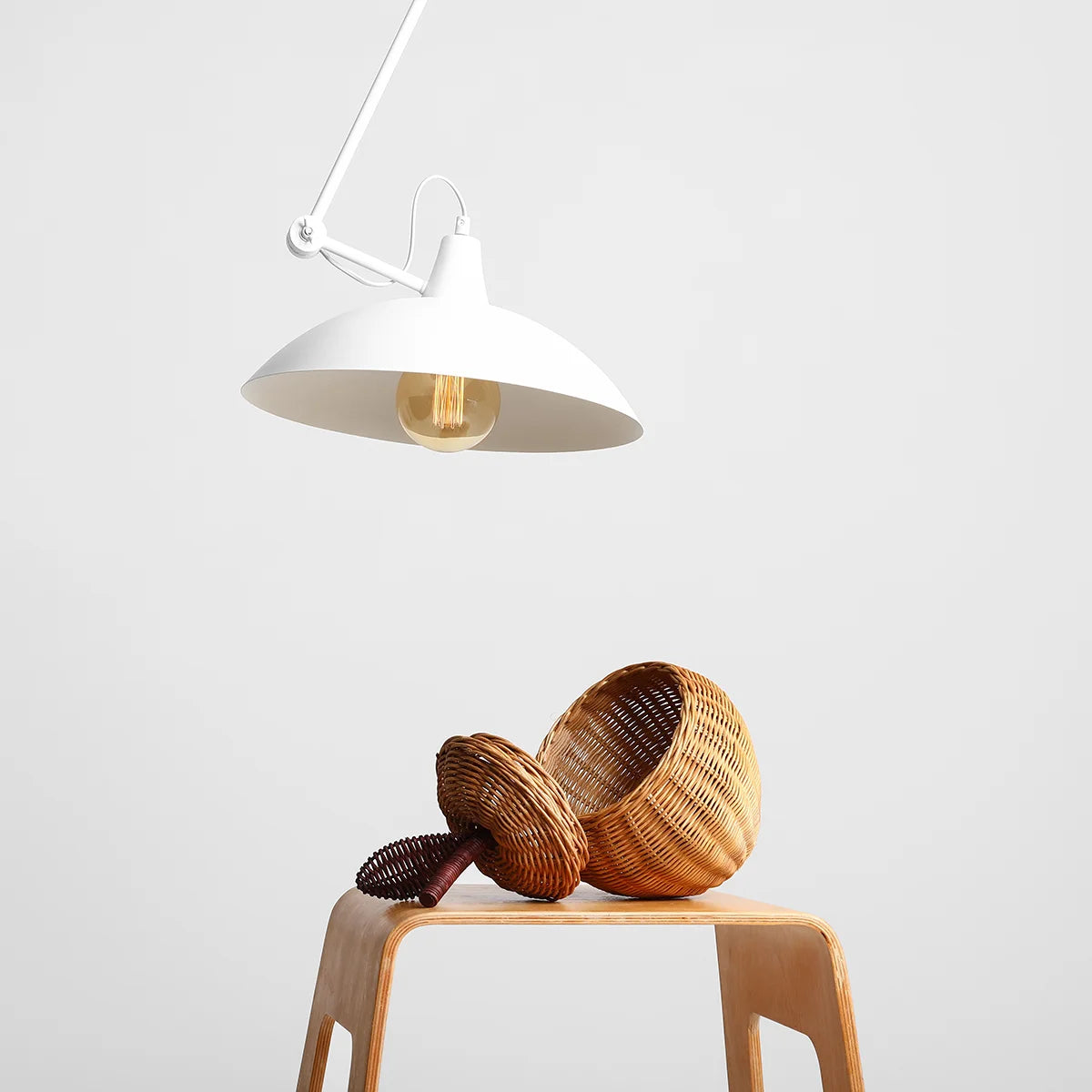 Se Mejlby - Loftlampe i hvid metal ❤ Kæmpe udvalg i 3-nordic - Køb online på udsalg og tilbud lige nu ❤ Billig fragt og hurtig levering - Varenummer: 3-nordic-3420 og barcode / Ean: på lager - Udsalg på Lamper - Loftlamper - pendler - Pendler med 1 skærm Få op til 63% i rabat - Find over 1.798 brands på udsalg