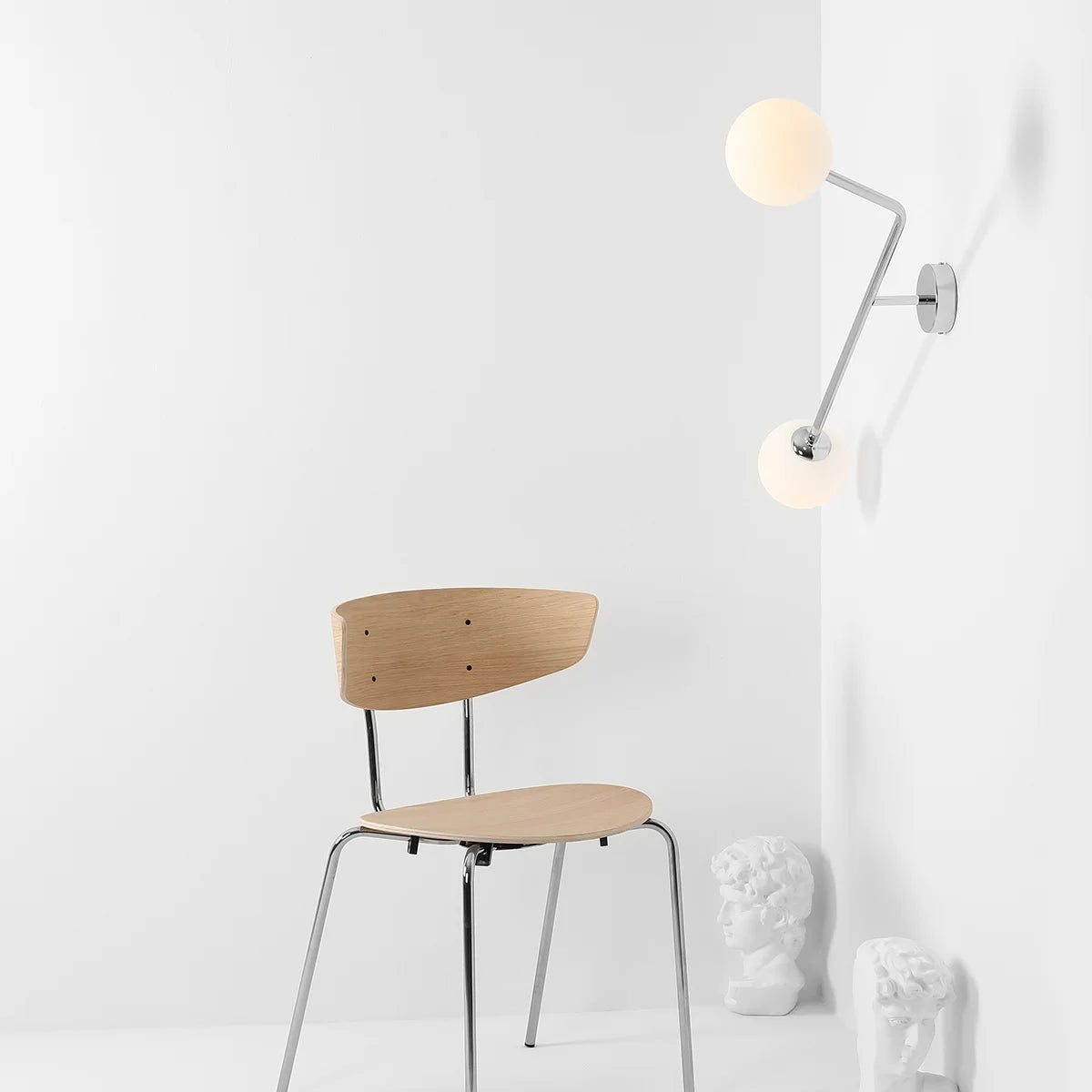 Se Limelight - Væglampe i forkromet metal og hvidt glas, højde 99 cm ❤ Kæmpe udvalg i 3-nordic - Køb online på udsalg og tilbud lige nu ❤ Billig fragt og hurtig levering - Varenummer: 3-nordic-8710 og barcode / Ean: på lager - Udsalg på Lamper - Væglamper Få op til 63% i rabat - Shop udsalg fra mere end 1.798 mærker