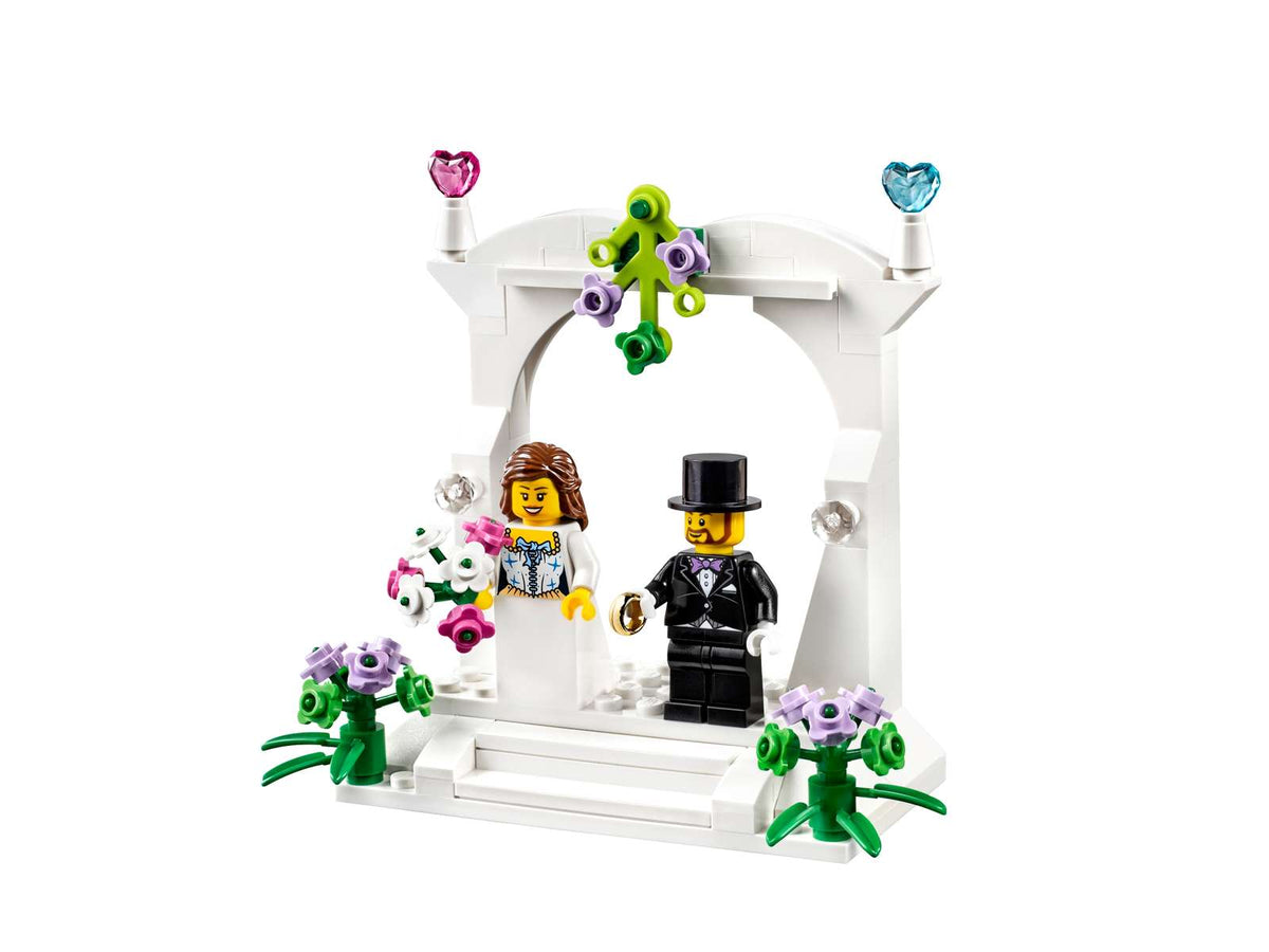 LEGO minifigursæt 40165 med brud, gom og æresport med blomster og hjerter