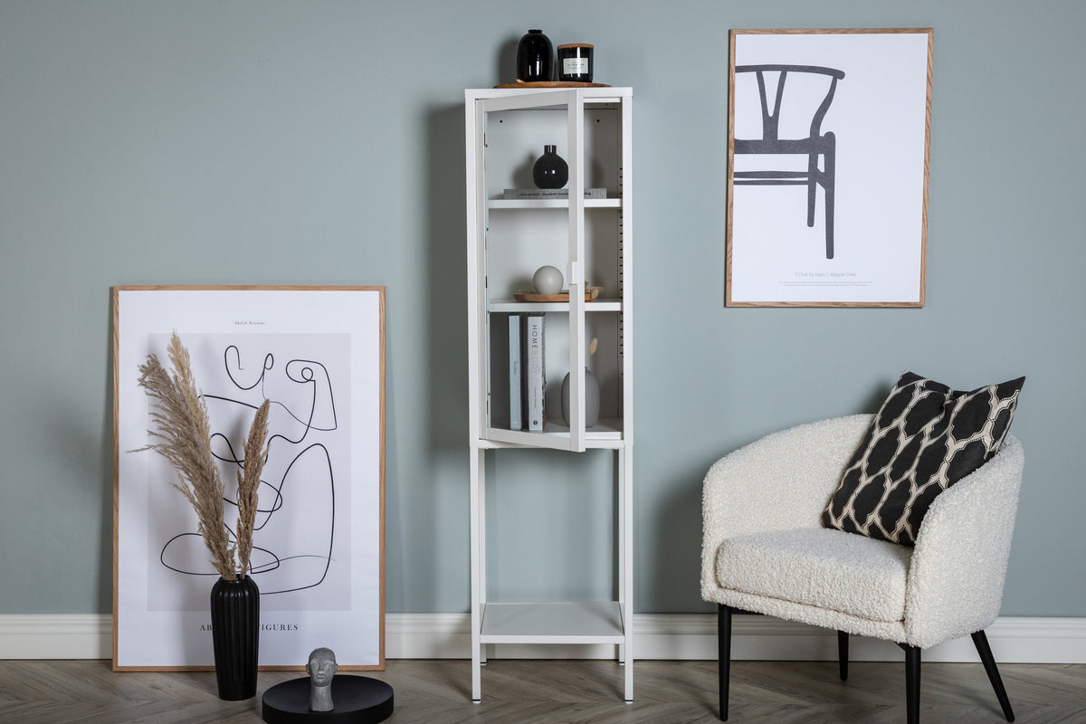 Se Venture Home - Misha skab - Hvid stål med glasdør - 35Ã150Ã41 cm ❤ Kæmpe udvalg i Venture Home - Køb online på udsalg og tilbud lige nu ❤ Meget billig fragt og hurtig levering - Varenummer: Bolig&Haven-50541619282250 og barcode / Ean: 7350107089808 på lager - Udsalg på Få op til 67% i rabat - Over 1.798 brands samlet på udsalg
