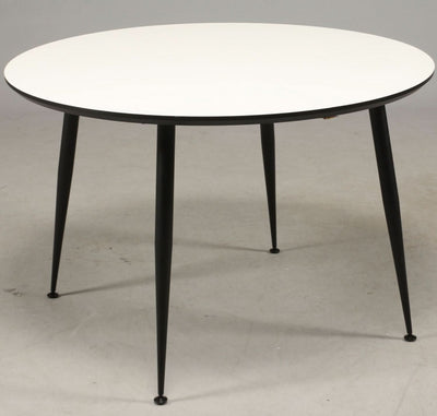 Se tilbud på DT 110 spisebord i hvid laminat med sorte metal ben. Rund ø 90 cm. Billigt udsalg! Hurtig levering: 1-2 hverdage. Varenummer: 3NDC-148-1074. Spar op til 65%.