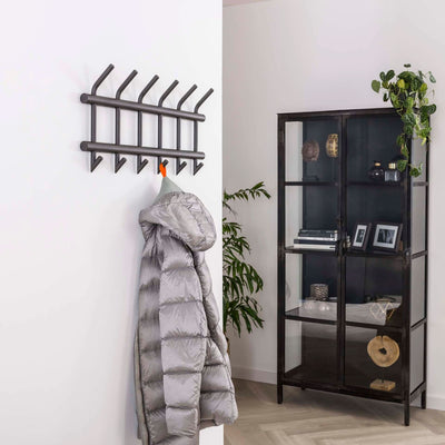 Se tilbud på Tubs knagerække i mat grå stål, 8 knager, 90 cm bredde. Billigt udsalg! Hurtig levering, 1-2 hverdage. Varenummer: 3NDC-2902. Over 1150 brands på udsalg.