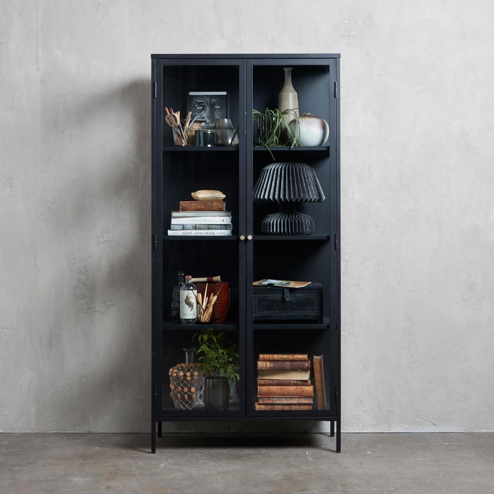 Se Carmel Højskab, 190 cm - Sort Metal med 2 Glaslåger ❤ Kæmpe udvalg i Unique furniture - Køb online på udsalg og tilbud lige nu ❤ Billig fragt og hurtig levering - Varenummer: Bolig&Haven-53109270741322 og barcode / Ean: 5704745089553 på lager - Udsalg på Spar stort – op til 53% - Over 2.739 brands med kæmpe udsalg