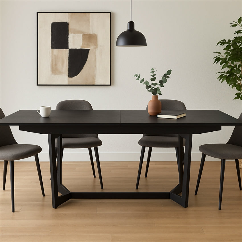 Wood by Nordic Tokyo spisebord med sort pulverlakeret jernstel og lakeret eg