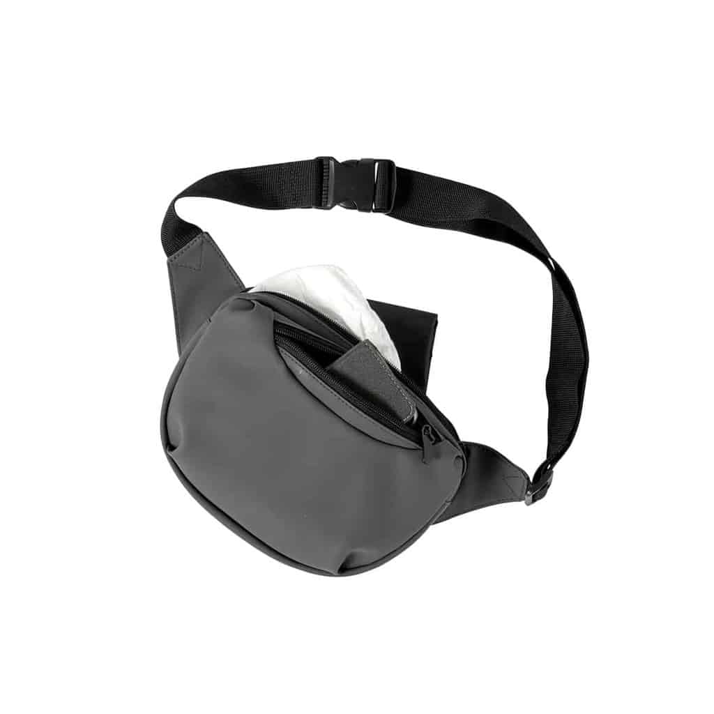 Grå Baby Dan On-the-go mini pusletaske med pusleunderlag