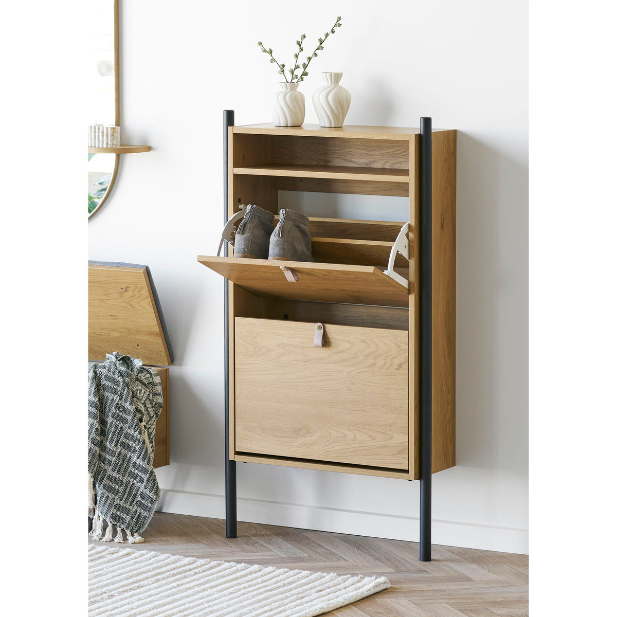 Se House Nordic - Barco skoskab - Egetræslook - 62Ã26Ã118 cm ❤ Kæmpe udvalg i House Nordic - Køb online på udsalg og tilbud lige nu ❤ Super billig fragt og lynhurtig levering - Varenummer: Bolig&Haven-52768159990090 og barcode / Ean: 5713917037919 på lager - Udsalg på Spar helt op til 57% - Over 739 kendte brands på udsalg