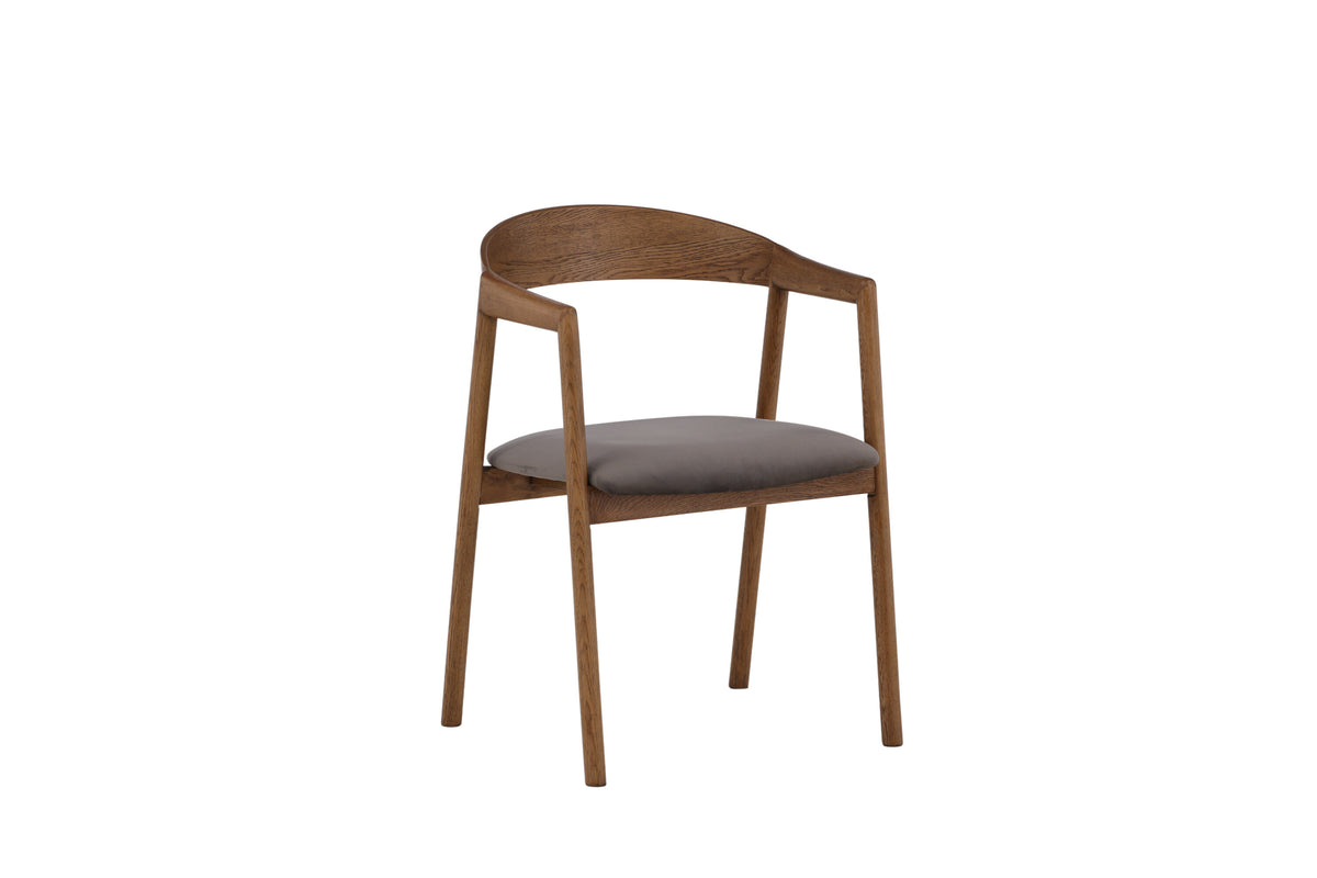 Se VIND KOLLEKTION Långön spisebordsstol, m. armlæn - grå fløjl og brun egetræ ❤ Kæmpe udvalg i VIND Collection - Køb online på udsalg og tilbud lige nu ❤ Meget billig fragt og hurtig levering: 1 - 2 hverdage - Varenummer: Boboonline-112671 og barcode / Ean: 7340206969729 på lager - Udsalg på Møbler,Stole,Spisebordsstole,
Møbler,
Stole,
Spisebordsstole i velour og fløjl,
Spisebordsstole i træ, Spar op til 51% - Over 785 kendte brands på udsalg