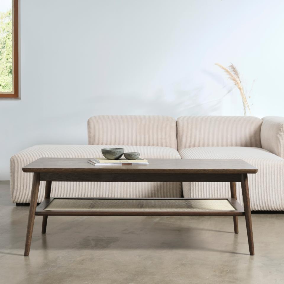 Se Barrali Sofabord - Røget Eg - Nordisk Design - 45x120x60 cm ❤ Kæmpe udvalg i Unique furniture - Køb online på udsalg og tilbud lige nu ❤ Hurtig levering til lave fragtpriser - Varenummer: Bolig&Haven-53109267661130 og barcode / Ean: 5704745187495 på lager - Udsalg på Store besparelser – op til 71% - Udsalg på mere end 2.281 populære mærker