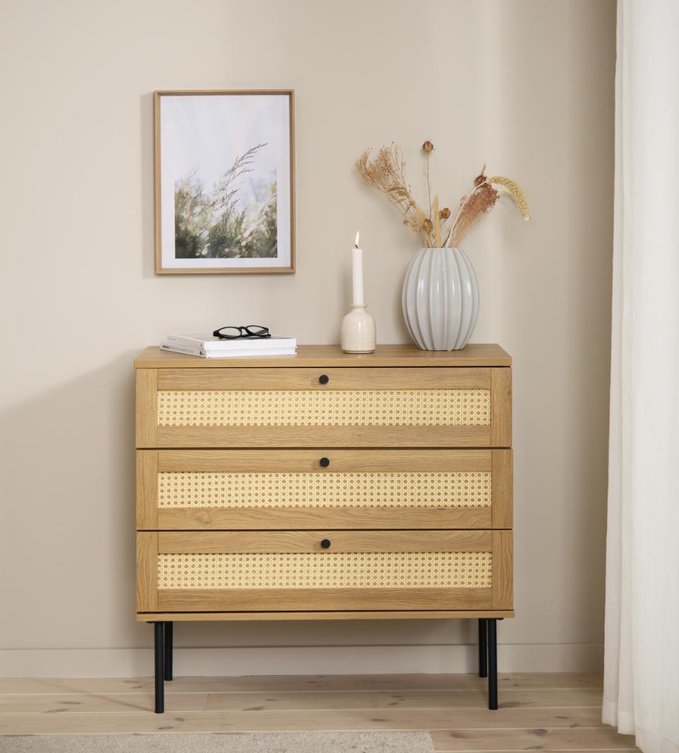 Se Pensacola Kommode, Melamin Egetræs-Look, 80x40x75 cm, 3 Skuffer ❤ Kæmpe udvalg i Unique furniture - Køb online på udsalg og tilbud lige nu ❤ Super billig fragt og lynhurtig levering - Varenummer: Bolig&Haven-53109285454154 og barcode / Ean: 5704745177809 på lager - Udsalg på Op til 63% rabat - Over 1.329 brands på online udsalg