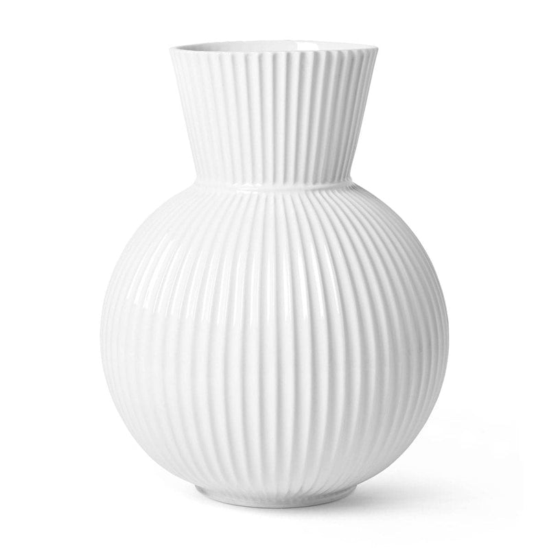 Se Lyngby Porcelæn Lyngby Tura vase hvid 34 cm ✔ Kæmpe udvalg i Lyngby Porcelæn ✔ Hurtig levering: 1 - 2 Hverdage samt billig fragt - Varenummer: KTT-45677-01 og barcode / Ean: &