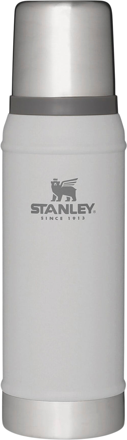 Se Stanley Legendary Classic Bottle .75L - Drikkedunke ❤ Stort online udvalg i Stanley ❤ Meget billig fragt og hurtig levering: 1 - 2 hverdage - Varenummer: MGS-S12559483 og barcode / Ean: 6939236418072 på lager - Udsalg på Bolig - Køkkenudstyr - Opbevaring - Drikkedunke Spar op til 51% - Over 1334 design brands på udsalg