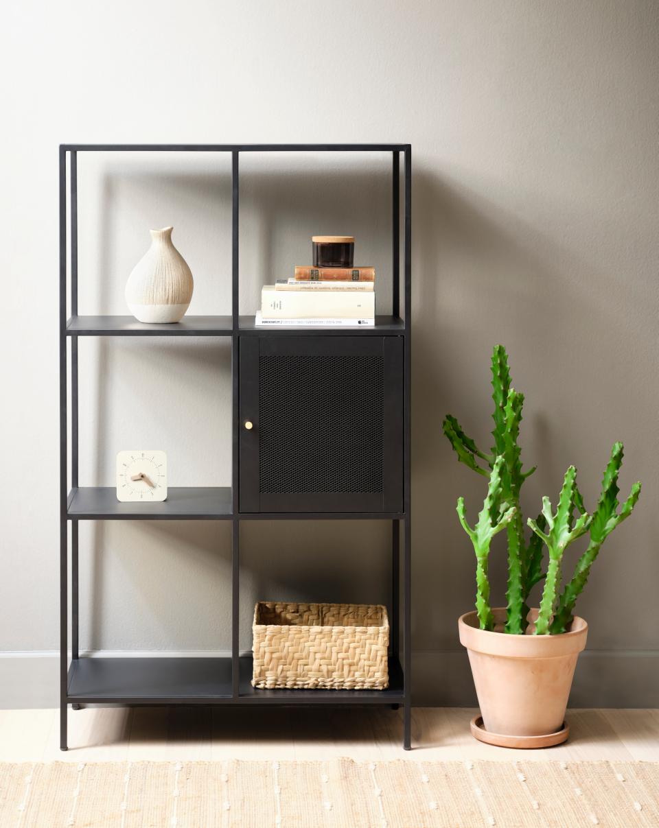 Se Malibu Bogreol, Sort metal, 80x35x138 cm ❤ Kæmpe udvalg i Unique furniture - Køb online på udsalg og tilbud lige nu ❤ Meget billig fragt og hurtig levering - Varenummer: Bolig&Haven-53109277294922 og barcode / Ean: 5704745109589 på lager - Udsalg på Spar helt op til 57% - Stort udsalg på over 739 brands