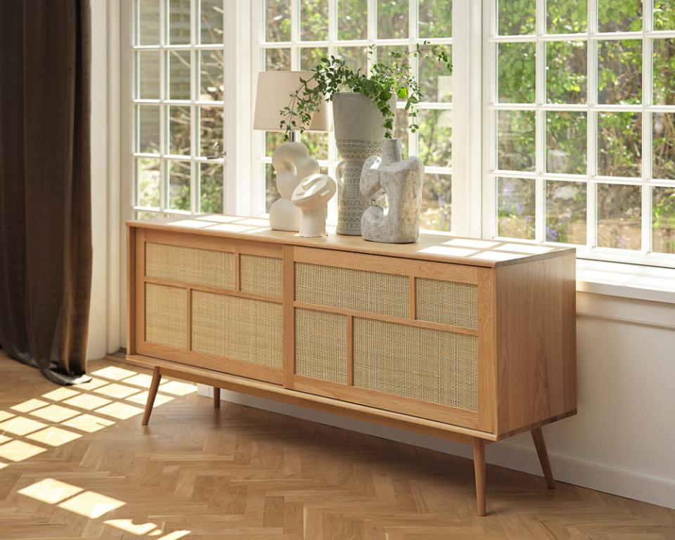 Se Barrali Skænk - Natur Eg med Rattan - Nordisk Design, 180x80x45cm ❤ Kæmpe udvalg i Unique furniture - Køb online på udsalg og tilbud lige nu ❤ Billig fragt • Hurtig levering - Varenummer: Bolig&Haven-53109268021578 og barcode / Ean: 5704745187556 på lager - Udsalg på Spar helt op til 79% - Over 739 kendte brands på udsalg