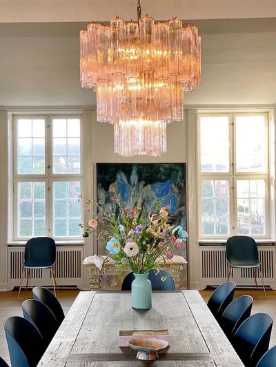 Se tilbud på Murano lysekrone med 48 tuber i rosa krom. Billigt udsalg! Spar op til 61%. Hurtig levering, 1-2 hverdage. Varenummer: CHEVIN-168362.