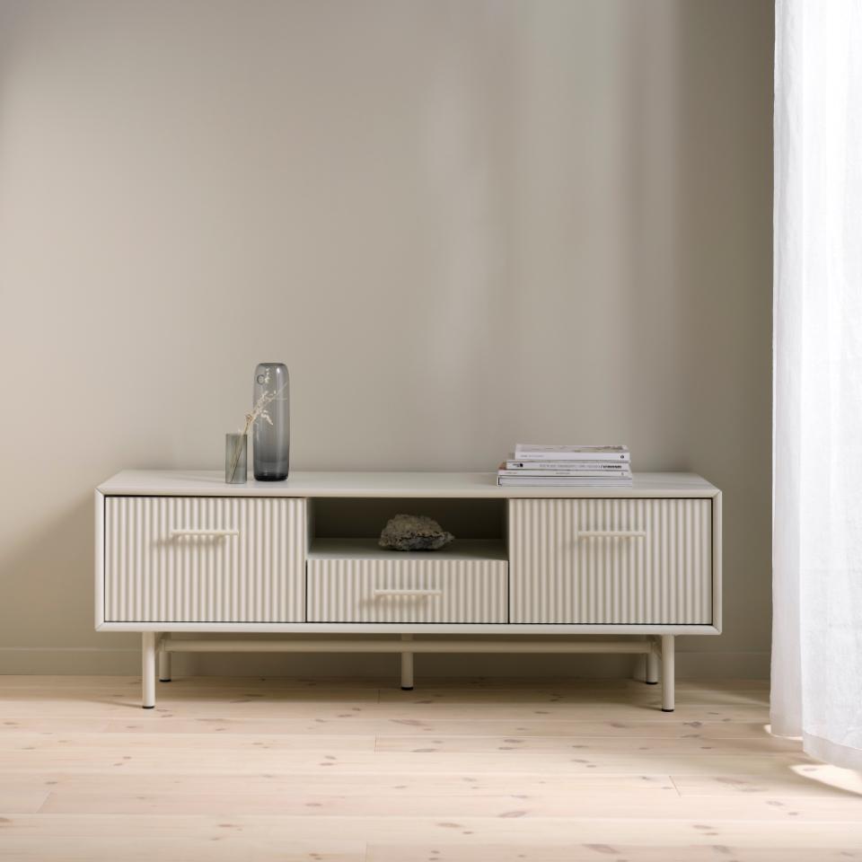 Se Palma TV-Bord, Greige, 140x45x50 cm ❤ Kæmpe udvalg i Unique furniture - Køb online på udsalg og tilbud lige nu ❤ Hurtig levering til lave fragtpriser - Varenummer: Bolig&Haven-53109284536650 og barcode / Ean: 5704745143545 på lager - Udsalg på Spar helt op til 73% - Over 739 kendte brands på udsalg