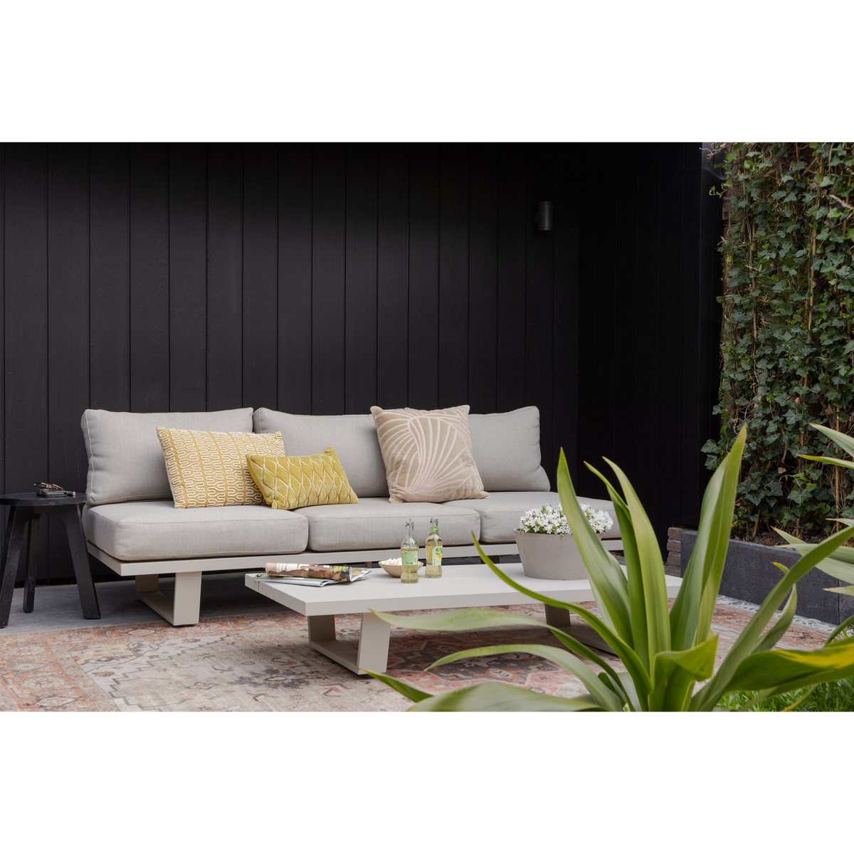 Se WOOOD - Bear 3-Personers Havesofa Aluminium Sand - 80x210x87 cm ❤ Kæmpe udvalg i WOOOD - Køb online på udsalg og tilbud lige nu ❤ Billig fragt • Hurtig levering - Varenummer: Bolig&Haven-60858236469578 og barcode / Ean: 8714713195848 på lager - Udsalg på Få op til 63% i rabat - Tusindvis af varer fra over 2.739 brands