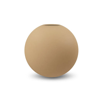 Se Cooee Design Ball vase peanut 10 cm ✔ Kæmpe udvalg i Cooee Design ✔ Hurtig levering: 1 - 2 Hverdage samt billig fragt - Varenummer: KTT-501755-01 og barcode / Ean: '7350057807743 på lager - Udsalg på Indretning - Dekoration - Vaser Spar op til 65% - Over 1354 design brands på udsalg