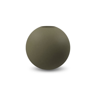Se Cooee Design Ball vase olive 8 cm ✔ Kæmpe udvalg i Cooee Design ✔ Hurtig levering: 1 - 2 Hverdage samt billig fragt - Varenummer: KTT-501757-01 og barcode / Ean: '7350057807767 på lager - Udsalg på Indretning - Dekoration - Vaser Spar op til 63% - Over 1354 design brands på udsalg