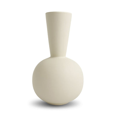 Se Cooee Design Trumpet vase 30 cm Shell ✔ Kæmpe udvalg i Cooee Design ✔ Hurtig levering: 1 - 2 Hverdage samt billig fragt - Varenummer: KTT-501770-01 og barcode / Ean: '7350057807842 på lager - Udsalg på Indretning - Dekoration - Vaser Spar op til 54% - Over 1354 design brands på udsalg