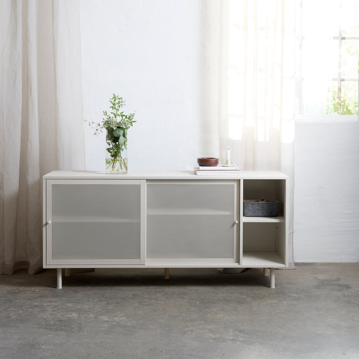 Se Veep skænk, greige, 160x45x80cm ❤ Kæmpe udvalg i Unique furniture - Køb online på udsalg og tilbud lige nu ❤ Meget billig fragt og hurtig levering - Varenummer: Bolig&Haven-53109300789578 og barcode / Ean: 5704745149592 på lager - Udsalg på Op til 61% rabat - 2.739 brands med vilde rabatter