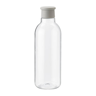 Se RIG-TIG DRINK-IT vandflaske 0,75 l Light grey ✔ Kæmpe udvalg i RIG-TIG ✔ Hurtig levering: 1 - 2 Hverdage samt billig fragt - Varenummer: KTT-502371-01 og barcode / Ean: '5709846028036 på lager - Udsalg på Servering - Kander & karafler - Vandflasker & Glasflasker Spar op til 55% - Over 1354 kendte mærker på udsalg