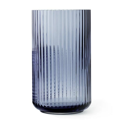 Se Lyngby Porcelæn Lyngby vase glas midnatsblå 31 cm ✔ Kæmpe udvalg i Lyngby Porcelæn ✔ Hurtig levering: 1 - 2 Hverdage samt billig fragt - Varenummer: KTT-504305-01 og barcode / Ean: '5711507222042 på lager - Udsalg på Indretning - Dekoration - Vaser Spar op til 62% - Over 1354 kendte mærker på udsalg