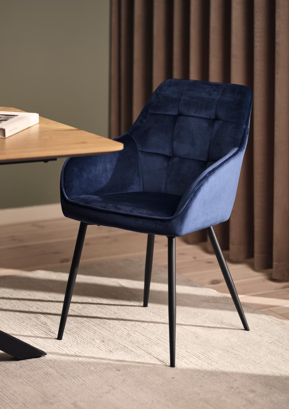 Se Nolan Spisebordsstol, Blå Velour, Kvadratisk, 58x59,5x84 cm, Sæt af 2 ❤ Kæmpe udvalg i Unique furniture - Køb online på udsalg og tilbud lige nu ❤ Hurtig levering til lave fragtpriser - Varenummer: Bolig&Haven-53109282636106 og barcode / Ean: 5704745184487 på lager - Udsalg på Op til 63% rabat - Over 1.329 brands på online udsalg