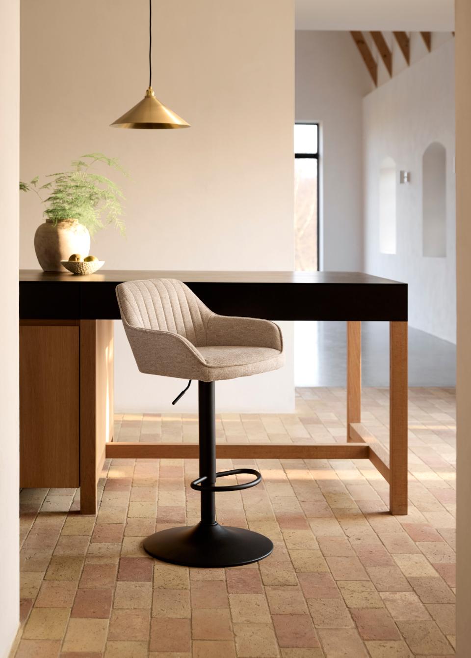Se Nolan Barstol , Sand, 50,5x52x88,5-103,5 cm, Sæt af 2 ❤ Kæmpe udvalg i Unique furniture - Køb online på udsalg og tilbud lige nu ❤ Hurtig levering til lave fragtpriser - Varenummer: Bolig&Haven-53109283422538 og barcode / Ean: 5704745155005 på lager - Udsalg på Få op til 69% i rabat - Tusindvis af varer fra over 2.739 brands