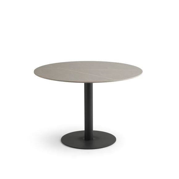 Se Arctic spisebord, rund - grå keramik og sort metal (Ø110) ❤ Kæmpe udvalg i Lexpo Living - Køb online på udsalg og tilbud lige nu ❤ Meget billig fragt og hurtig levering: 1 - 2 hverdage - Varenummer: Boboonline-115900 og barcode / Ean: 5715249034642 på lager - Udsalg på Møbler,Borde,Spiseborde,
Møbler,
Borde,
Små spiseborde,
Runde spiseborde,
Spisestue, Spar op til 51% - Over 785 kendte brands på udsalg