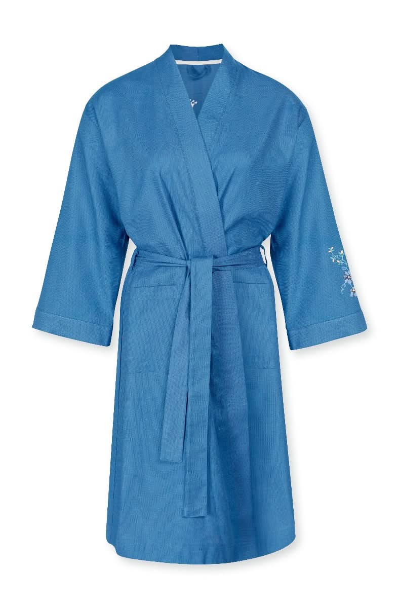 Se billigt tilbud på Pip Studio Kimono Naomi Flirting Birds Embroidery Blue-X-Small! Udsalg på over 1354 design mærker. Hurtig levering: 1-2 hverdage.