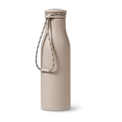 Se Rosendahl Grand Cru termoflaske 50 cl Sand ✔ Kæmpe udvalg i Rosendahl ✔ Hurtig levering: 1 - 2 Hverdage samt billig fragt - Varenummer: KTT-510572-01 og barcode / Ean: '5709513371007 på lager - Udsalg på Servering - Kander & karafler - Vandflasker & Glasflasker Spar op til 62% - Over 785 kendte brands på udsalg