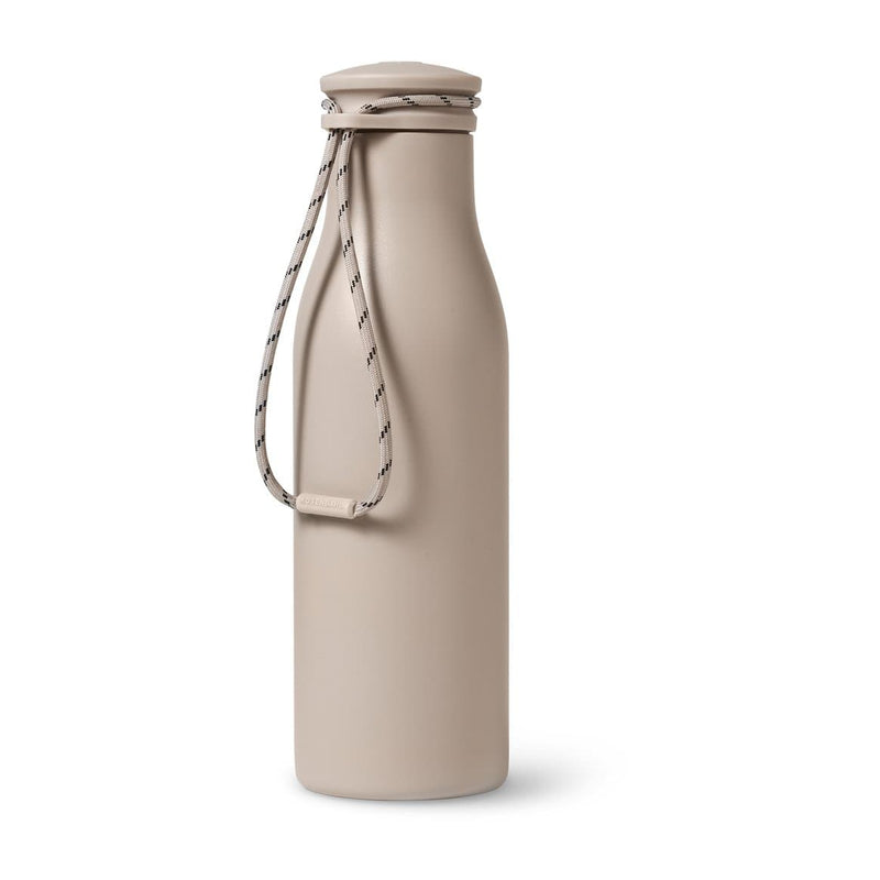 Se Rosendahl Grand Cru termoflaske 50 cl Sand ✔ Kæmpe udvalg i Rosendahl ✔ Hurtig levering: 1 - 2 Hverdage samt billig fragt - Varenummer: KTT-510572-01 og barcode / Ean: &