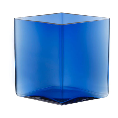 Se Iittala Ruutu vase 20,5 x 18 cm Ultra marineblå ✔ Kæmpe udvalg i Iittala ✔ Hurtig levering: 1 - 2 Hverdage samt billig fragt - Varenummer: KTT-510690-01 og barcode / Ean: '6411923674249 på lager - Udsalg på Indretning - Dekoration - Vaser Spar op til 52% - Over 785 kendte brands på udsalg