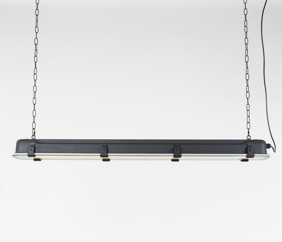 Zuiver G.T.A. loftlampe i størrelse XL udført i sort metal