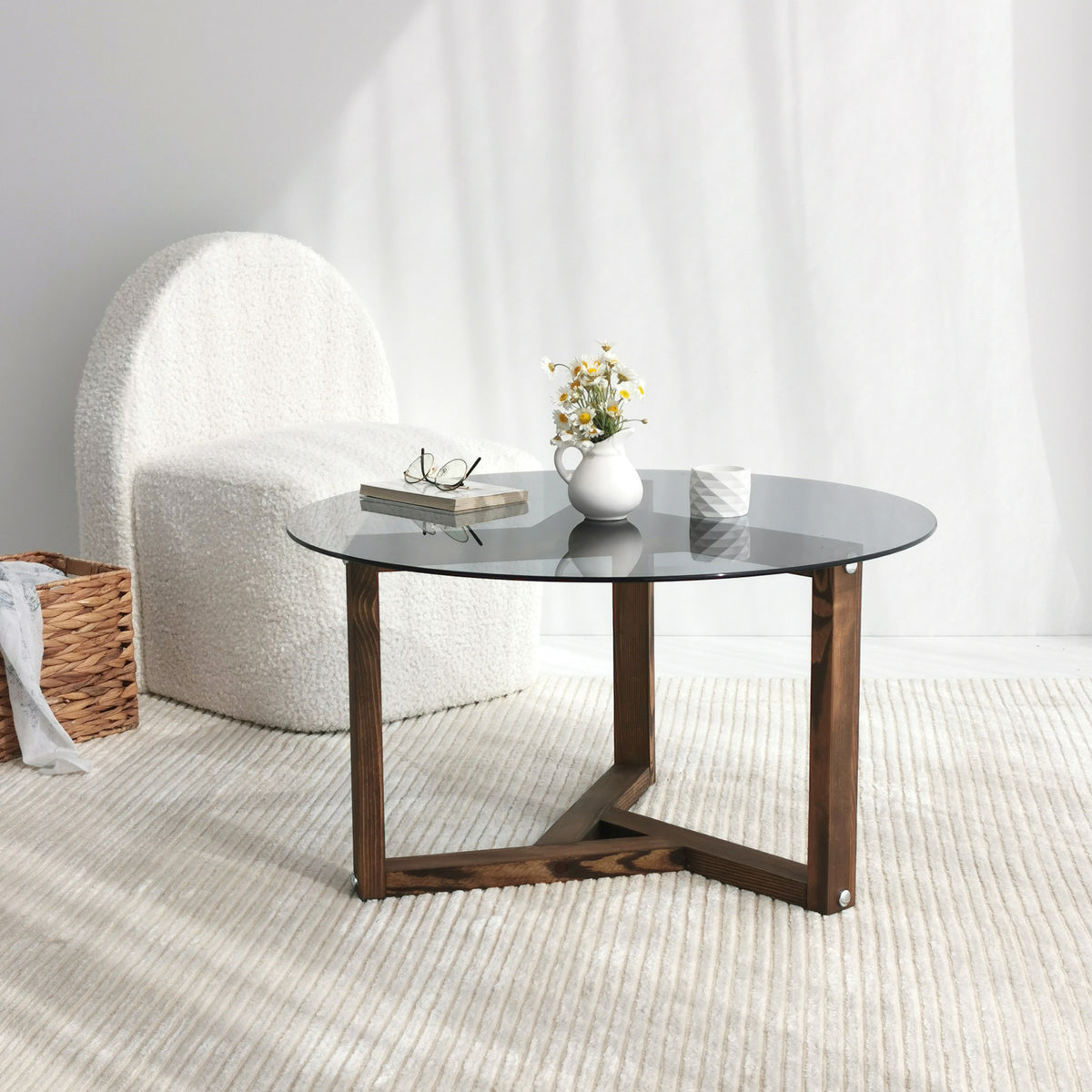 Se NORDVÄRK Miro sofabord, rund - røgfarvet glas og brun fyrretræ (Ø75) ❤ Kæmpe udvalg i - Køb online på udsalg og tilbud lige nu ❤ Meget billig fragt og hurtig levering: 1 - 2 hverdage - Varenummer: Boboonline-104749 og barcode / Ean: 8682870860353 på lager - Udsalg på Møbler,Borde,Sofaborde,
Møbler,
Borde,
Glasborde,
Glas sofaborde,
Runde sofaborde, Spar op til 51% - Over 785 kendte brands på udsalg