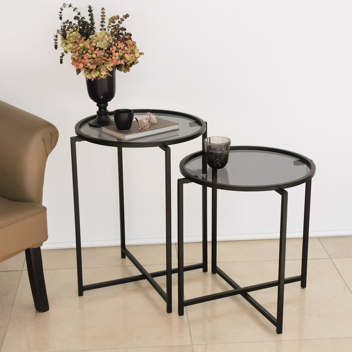 Se NORDVÄRK S412 sidebord, rund - sort glas og sort metal (sæt med 2) ❤ Kæmpe udvalg i - Køb online på udsalg og tilbud lige nu ❤ Meget billig fragt og hurtig levering: 1 - 2 hverdage - Varenummer: Boboonline-104724 og barcode / Ean: 8683743446681 på lager - Udsalg på Møbler,Borde,Hjørneborde og sideborde,
Juli deals,
Maj deals,
Maj deals Spar op til 51% - Over 785 kendte brands på udsalg