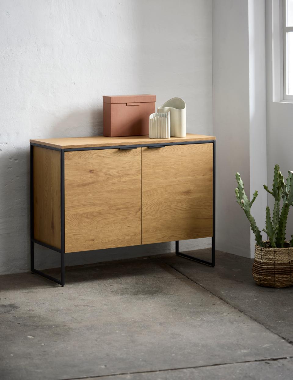 Se Cesura, Skænk, Eg Melamin, 104,5x45x80 cm ❤ Kæmpe udvalg i Unique furniture - Køb online på udsalg og tilbud lige nu ❤ Lav fragtpris og hurtig levering - Varenummer: Bolig&Haven-53109272772938 og barcode / Ean: 5704745192789 på lager - Udsalg på Op til 63% rabat - Kendte mærker på udsalg – over 1.329 brands