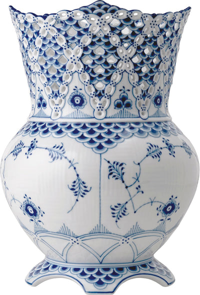 Se Royal Copenhagen Musselmalet Helblonde Vase 22 cm Str 22 cm - Vaser ❤ Stort online udvalg i Royal Copenhagen ❤ Meget billig fragt og hurtig levering: 1 - 2 hverdage - Varenummer: MGS-S12490881 og barcode / Ean: 5705140743842 på lager - Udsalg på Bolig - Interiør - Vaser & urtepotteskjulere - Vaser Spar op til 51% - Over 1354 kendte mærker på udsalg