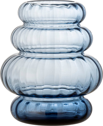 Se Bloomingville Bing Vase, Blå, Glas Str D18xH21,5 cm - Vaser Glas ❤ Stort online udvalg i Bloomingville ❤ Meget billig fragt og hurtig levering: 1 - 2 hverdage - Varenummer: MGS-S12582884 og barcode / Ean: 5711173301515 på lager - Udsalg på Bolig - Interiør - Vaser & urtepotteskjulere - Vaser Spar op til 61% - Over 1300 kendte brands på udsalg