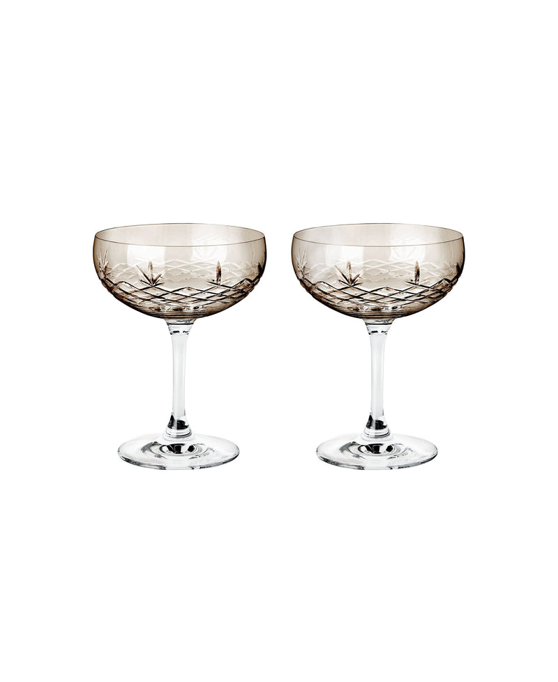 Se Frederik Bagger Crispy Gatsby Copal // Brown 2 Pi - Champagneglas ❤ Stort online udvalg i Frederik Bagger ❤ Meget billig fragt og hurtig levering: 1 - 2 hverdage - Varenummer: MGS-S00524535 og barcode / Ean: 5712723104914 på lager - Udsalg på Bolig - Borddækning - Glas - Champagneglas Spar op til 57% - Over 1334 design brands på udsalg