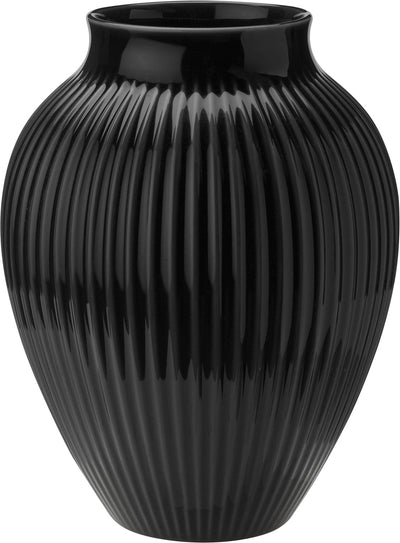 Se Knabstrup Keramik Knabstrup, Vase, Riller Sort, 27 cm Str H 27 cm - Vaser ❤ Stort online udvalg i Knabstrup Keramik ❤ Meget billig fragt og hurtig levering: 1 - 2 hverdage - Varenummer: MGS-S10594338 og barcode / Ean: 5713959012097 på lager - Udsalg på Bolig - Interiør - Vaser & urtepotteskjulere - Vaser Spar op til 56% - Over 1160 kendte mærker på udsalg
