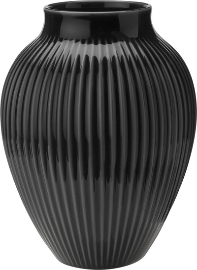 Se Knabstrup Keramik Knabstrup, Vase, Riller Sort, 20 cm Str H 20 cm - Vaser ❤ Stort online udvalg i Knabstrup Keramik ❤ Meget billig fragt og hurtig levering: 1 - 2 hverdage - Varenummer: MGS-S10594337 og barcode / Ean: 5713959012103 på lager - Udsalg på Bolig - Interiør - Vaser & urtepotteskjulere - Vaser Spar op til 61% - Over 1160 kendte mærker på udsalg