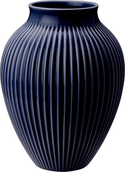 Se Knabstrup Keramik Knabstrup Vase H 27 cm Dark Blue - Vaser ❤ Stort online udvalg i Knabstrup Keramik ❤ Meget billig fragt og hurtig levering: 1 - 2 hverdage - Varenummer: MGS-S12674368 og barcode / Ean: 5713959013223 på lager - Udsalg på Bolig - Interiør - Vaser & urtepotteskjulere - Vaser Spar op til 62% - Over 1160 kendte mærker på udsalg