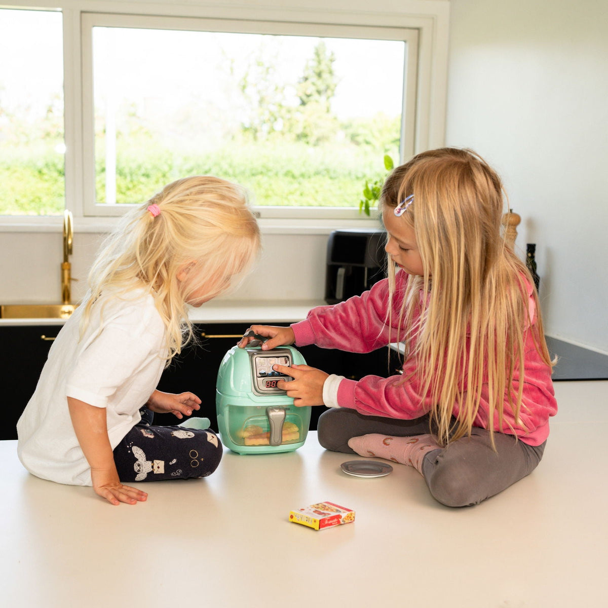 Se Sobczyk Junior - Legetøjs airfryer med 9 dele ❤ Kæmpe udvalg i Sobczyk junior - Køb online på udsalg og tilbud lige nu ❤ Billig fragt og hurtig levering - Varenummer: Bolig&Haven-52926547231050 og barcode / Ean: 5740007820441 på lager - Udsalg på Spar stort – op til 53% - Over 2.739 brands med kæmpe udsalg
